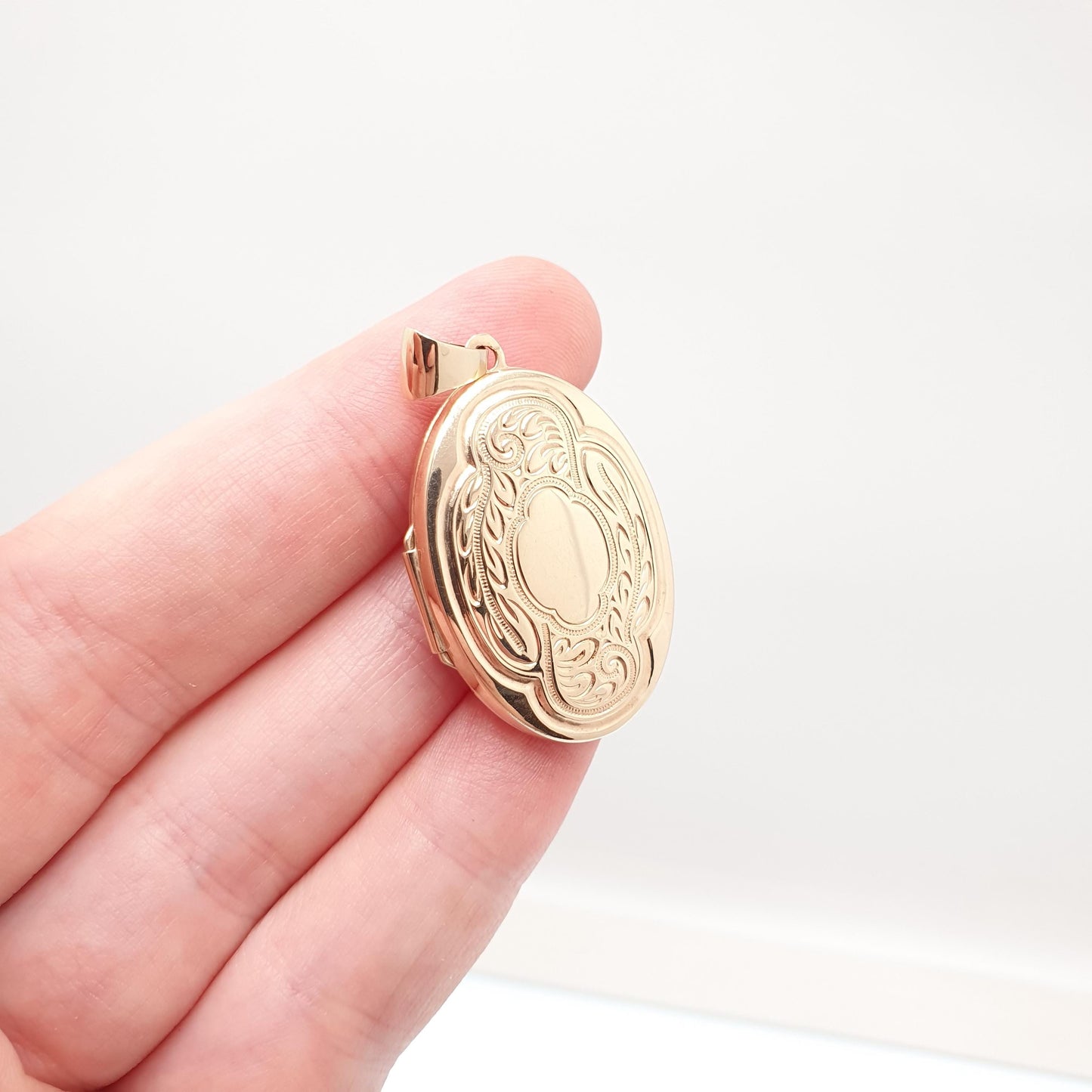 Vintage Solid 9ct 9k Gold Locket Large Oval All 375 9kt Gold Necklace Pendant Engraved Retro Jewelry Womens Jewellery