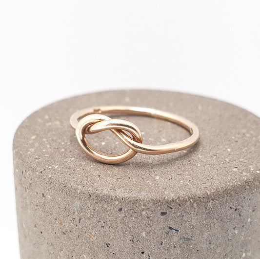 Vintage 9k 9ct Gold Knot Ring Infinity Solid 9ct 375 9kt 1976 Hallmark Retro Womens Jewelry Jewellery