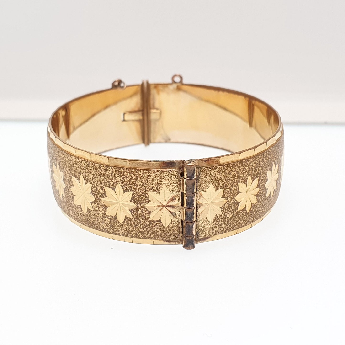Old Vintage Rolled Gold Filled Snap Bangle Bracelet Star Engraved 43.64g Wide Womens Jewelry Retro Jewellery