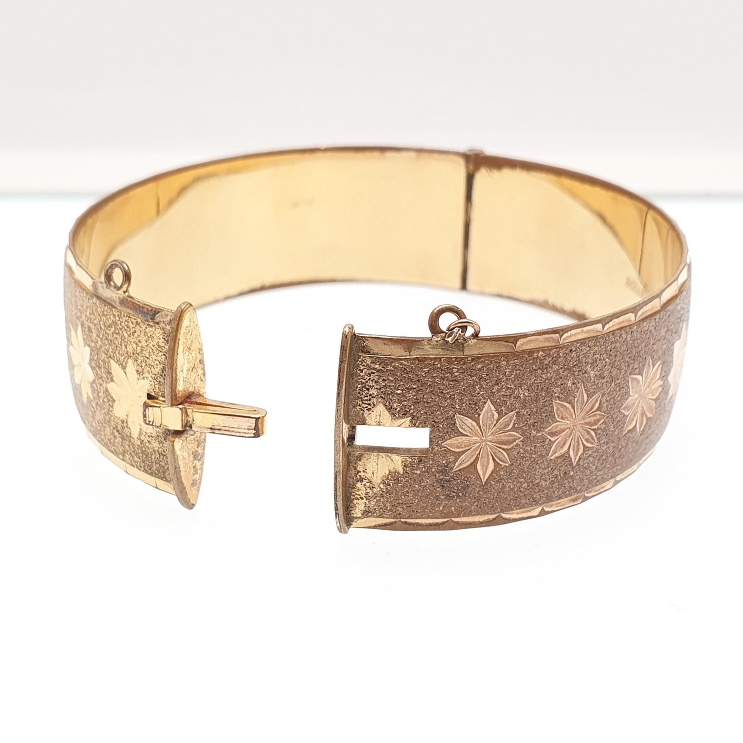 Old Vintage Rolled Gold Filled Snap Bangle Bracelet Star Engraved 43.64g Wide Womens Jewelry Retro Jewellery