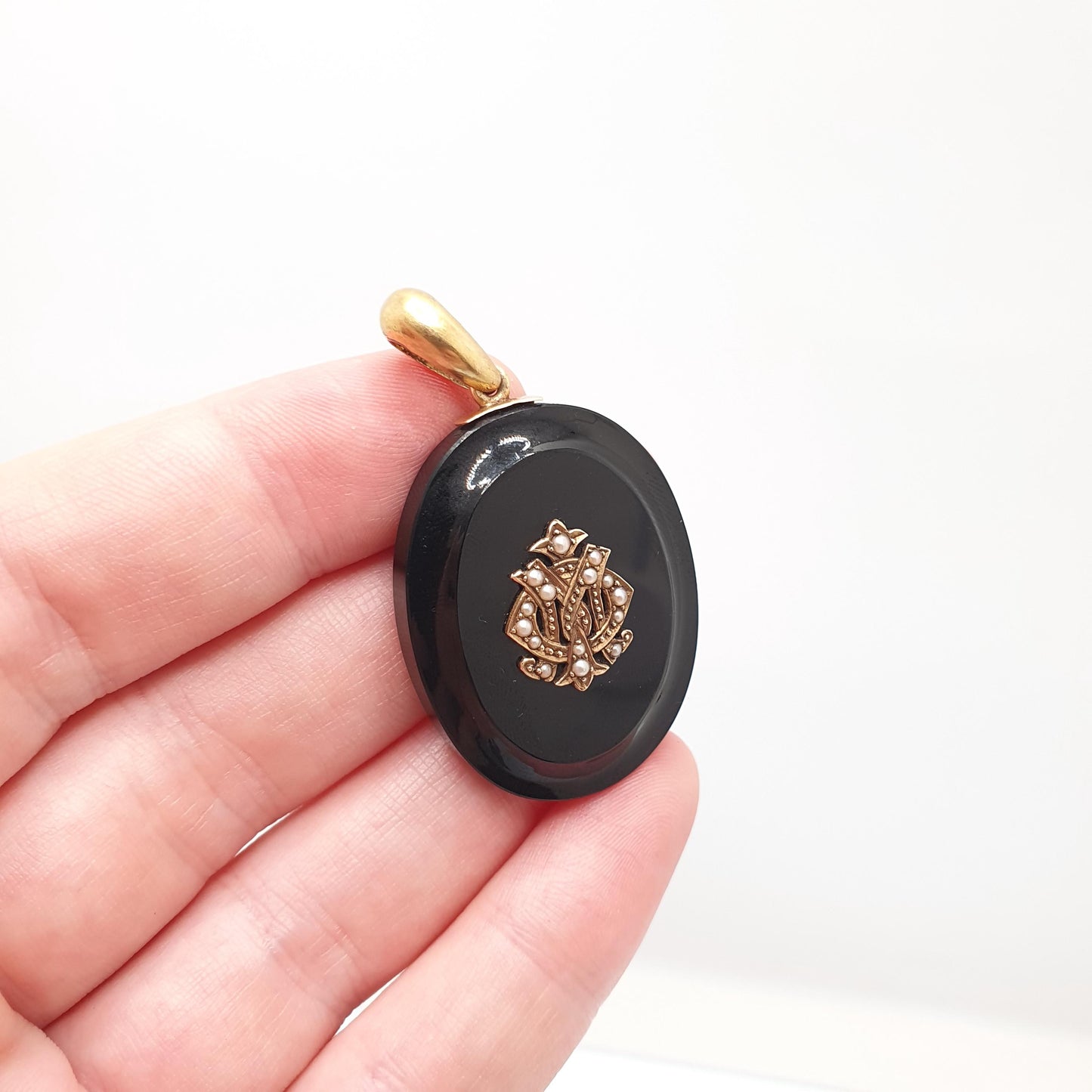 Antique 15ct Gold Onyx Locket Pendant Necklace Seed Pearl Victorian Mourning Solid 15 Carat 625 Black Gemstone Vintage Jewelry Jewellery