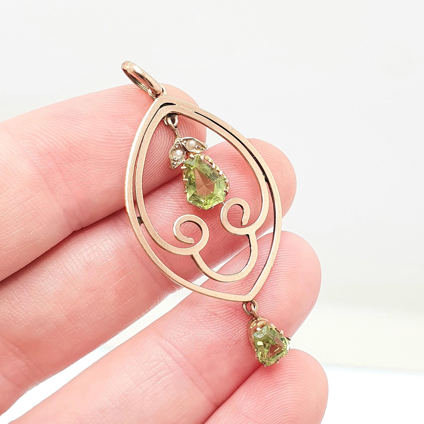 Antique 9k 9ct Gold Peridot Olivine Necklace Pendant Art Nouveau Edwardian Seed Pearl Openwork Solid 375 Elegant Womens Jewelry Jewellery