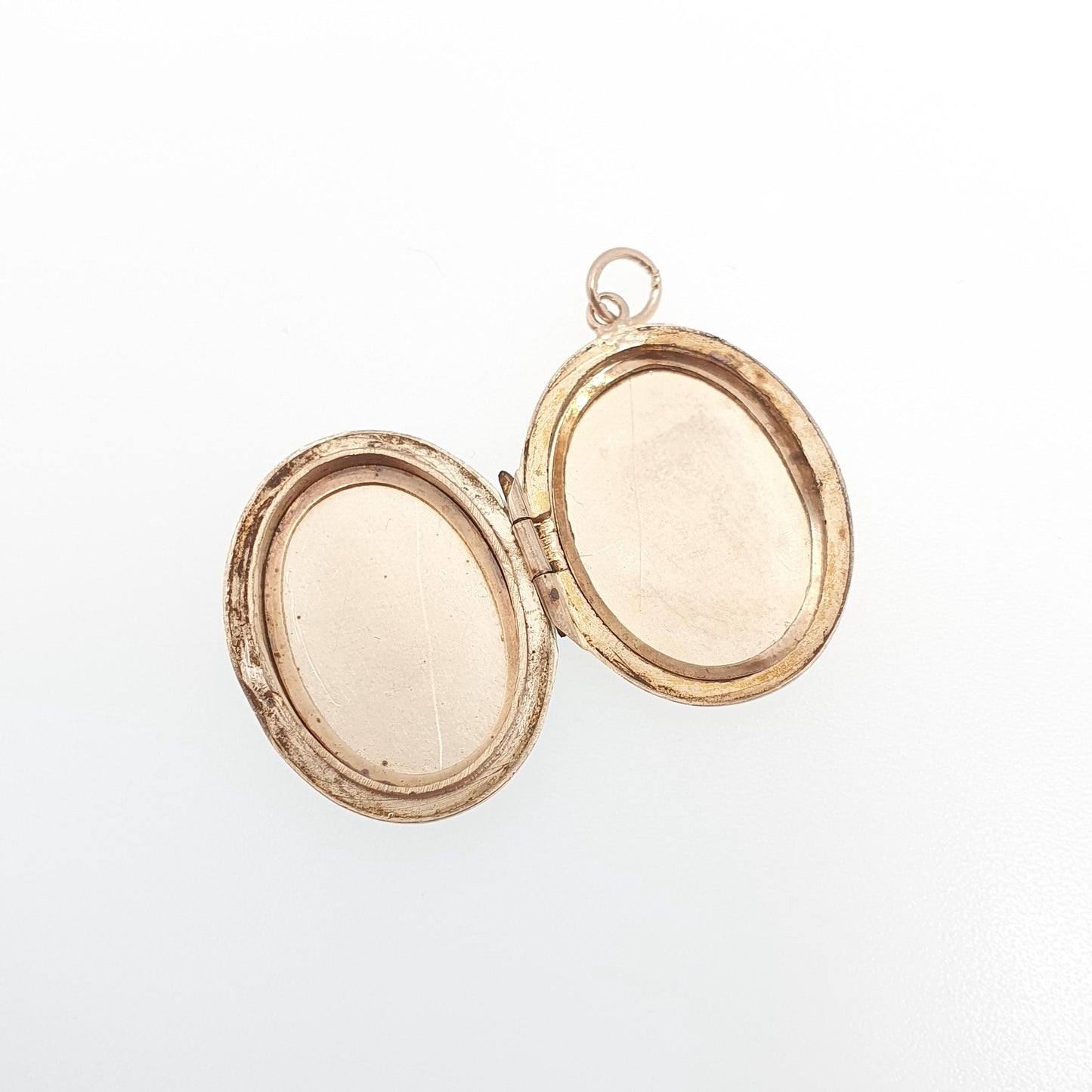 Antique 9ct 9k Gold Locket Spiral Pattern Art Deco Solid 375 Gold Back & Front Gyroscope 1920s Necklace Photo Pendant Womens Jewelry