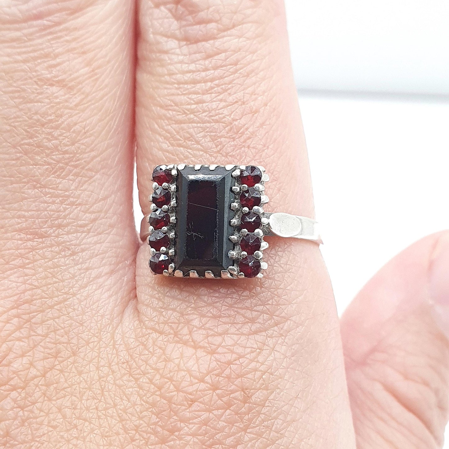 Vintage Solid Silver Bohemian Garnet Style Ring Rectangular Cut Red Gemstone Womens Girls Jewelry Jewellery