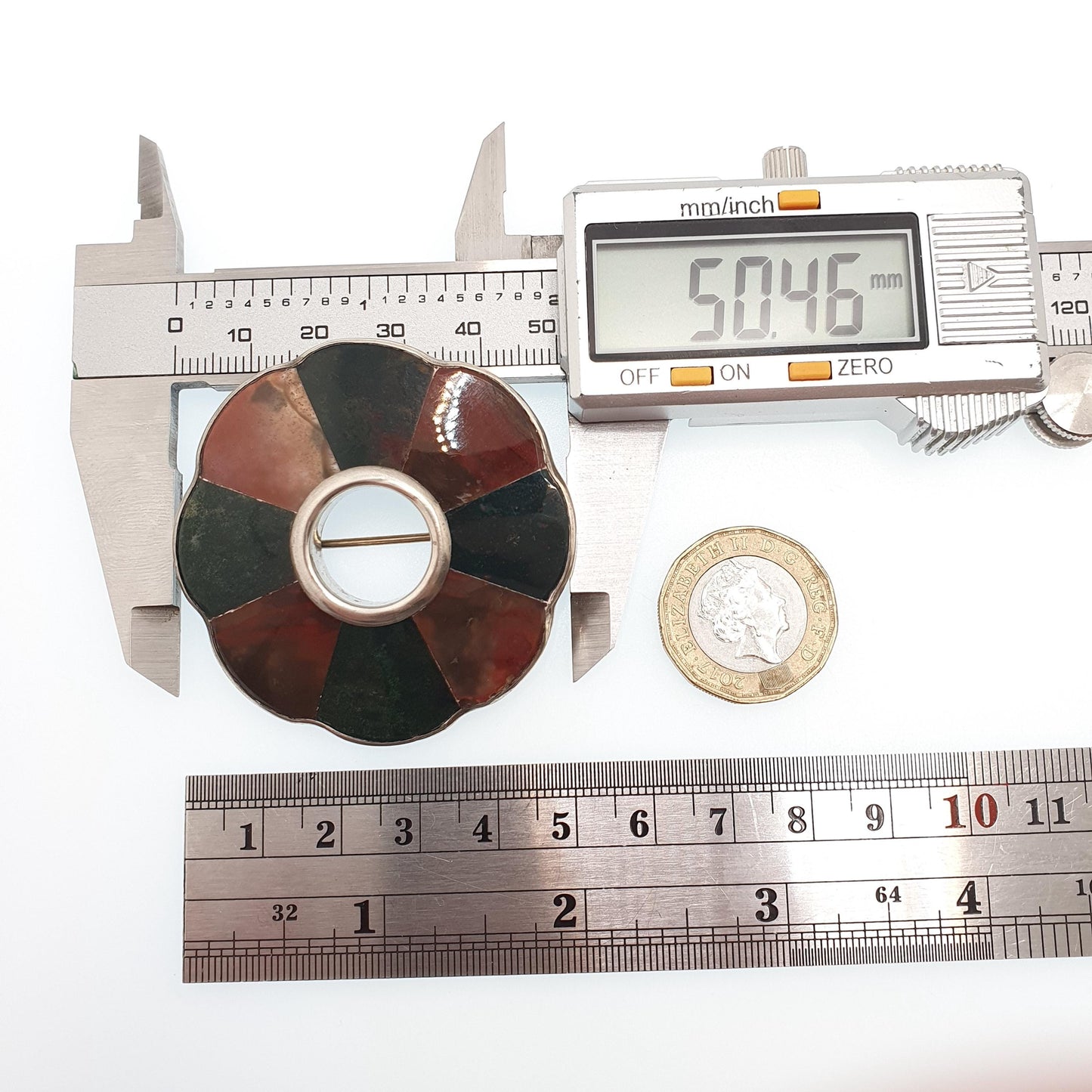 Antique Victorian Solid Silver Scottish Brooch Pin Bloodstone Red Jasper Agate Large Big Donut Polo 1800s Womens Jewelry Jewellery Vintage