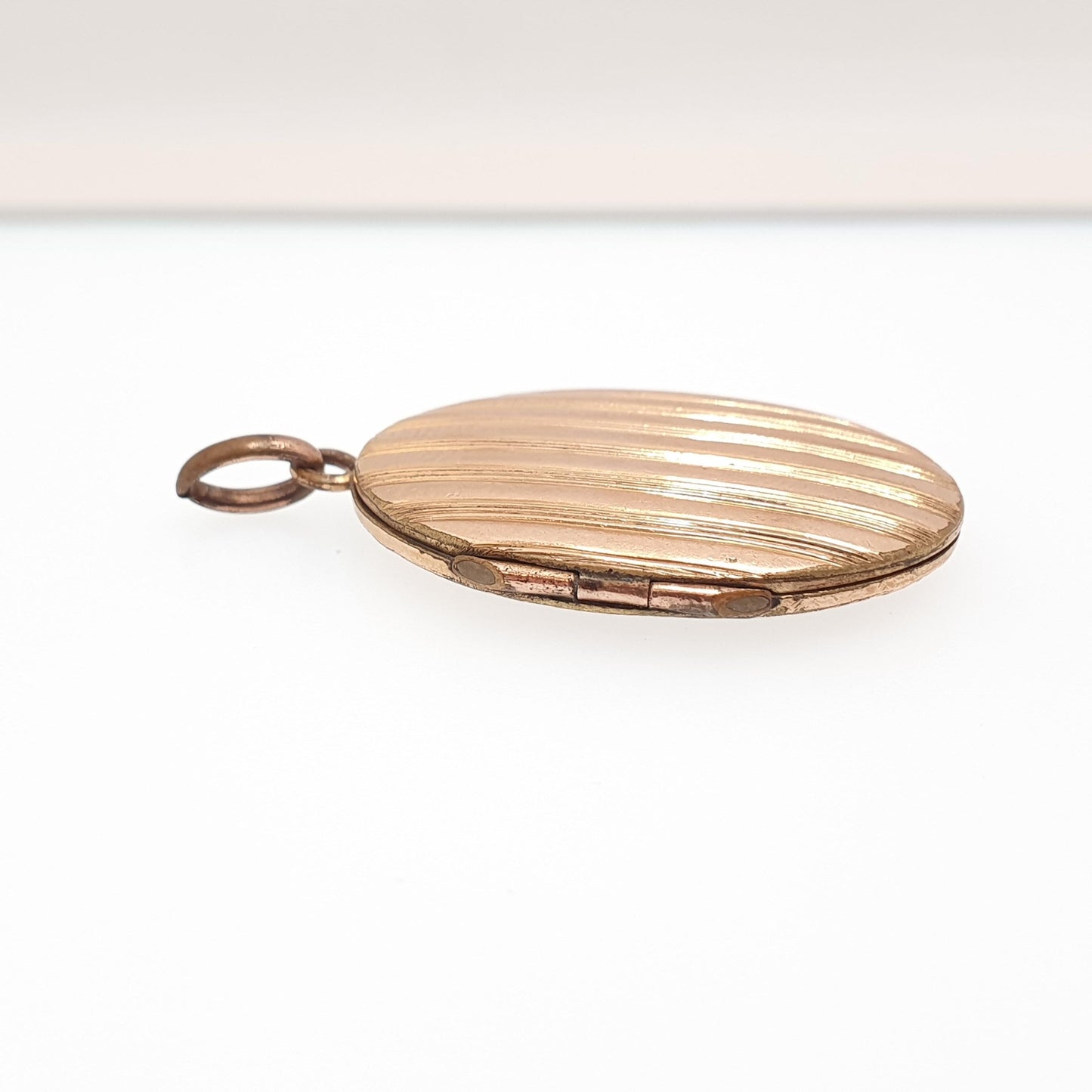 Antique Rolled Gold Locket Necklace Pendant Rose Gold Filled Vertical Pattern Oval Vintage Womens Ladies Jewellery Jewelry