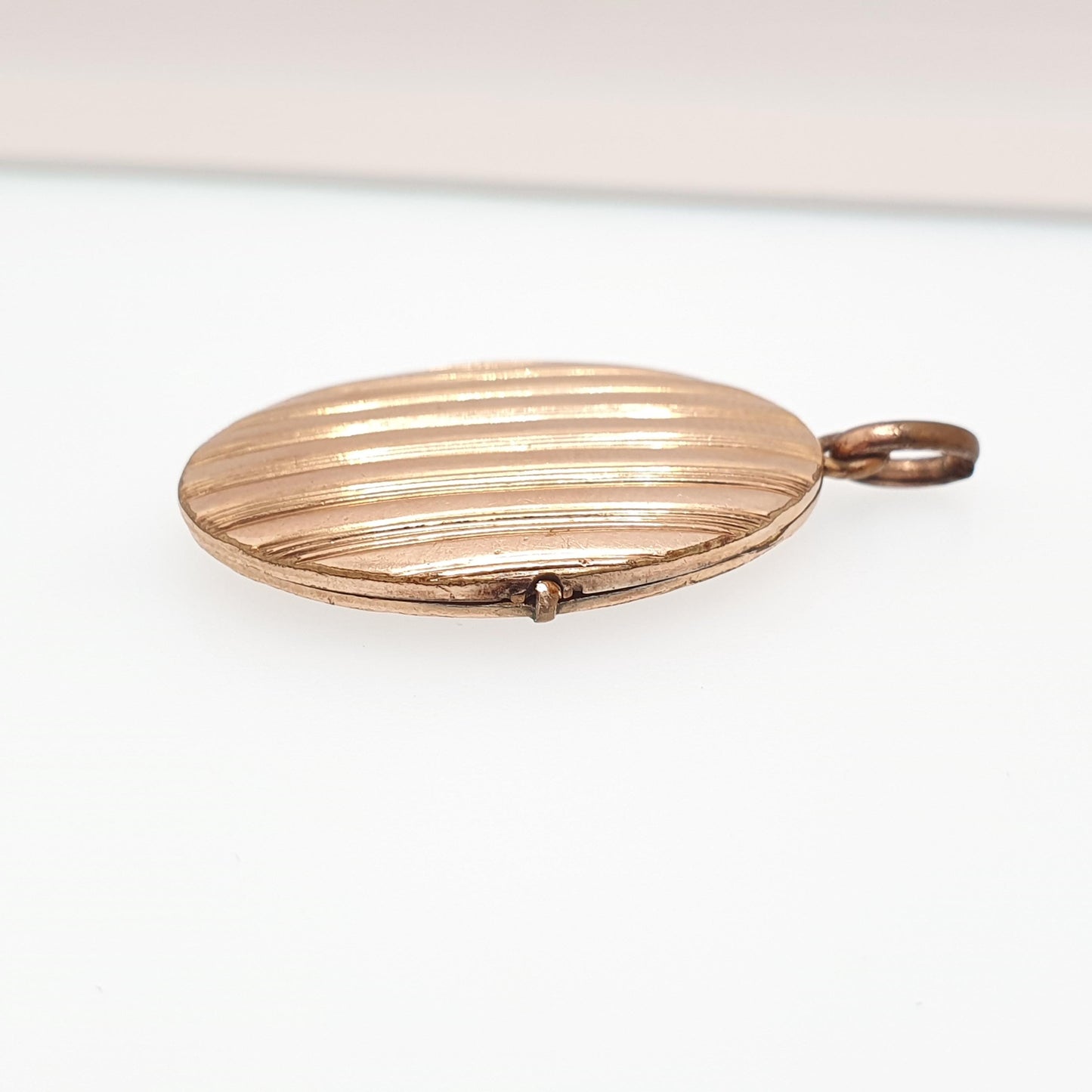 Antique Rolled Gold Locket Necklace Pendant Rose Gold Filled Vertical Pattern Oval Vintage Womens Ladies Jewellery Jewelry