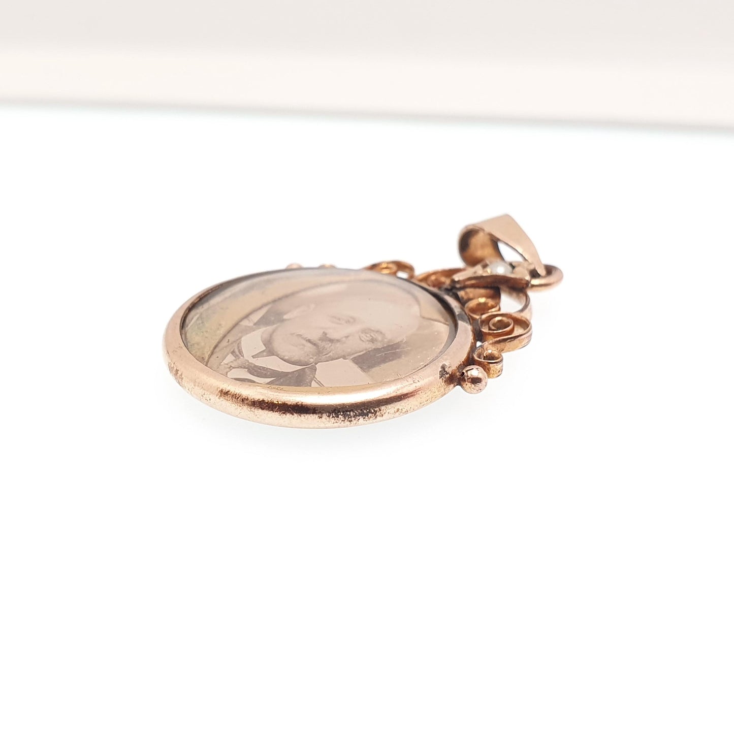 Antique Rose Rolled Gold Locket Seed Pearl Picture Pendant Gold Filled Double Sided Picture Round Circle Necklace Photo Jewelry Jewellery