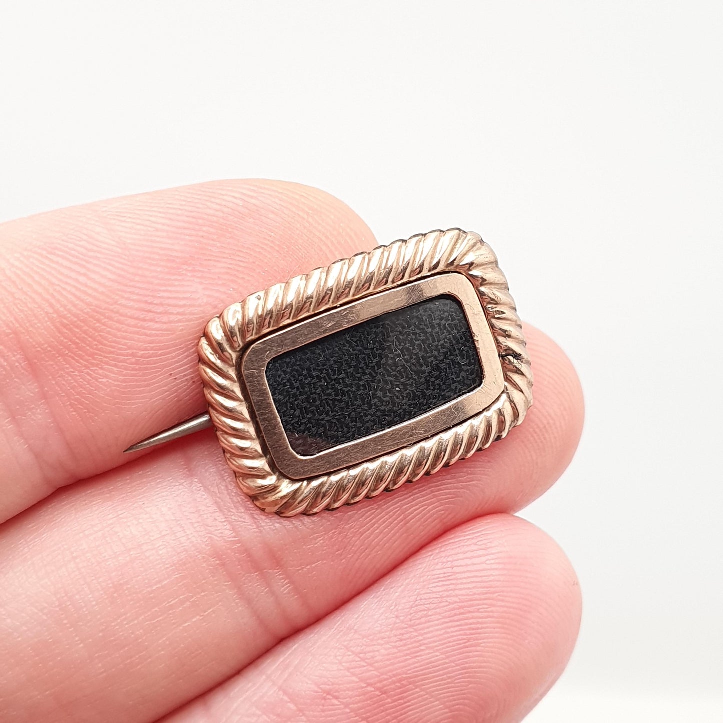 Antique Victorian 9ct Gold Mourning Brooch Locket Chased Border Solid 9k 375 Back Early Vintage 1800s Engraved Womens Jewellery Jewelry