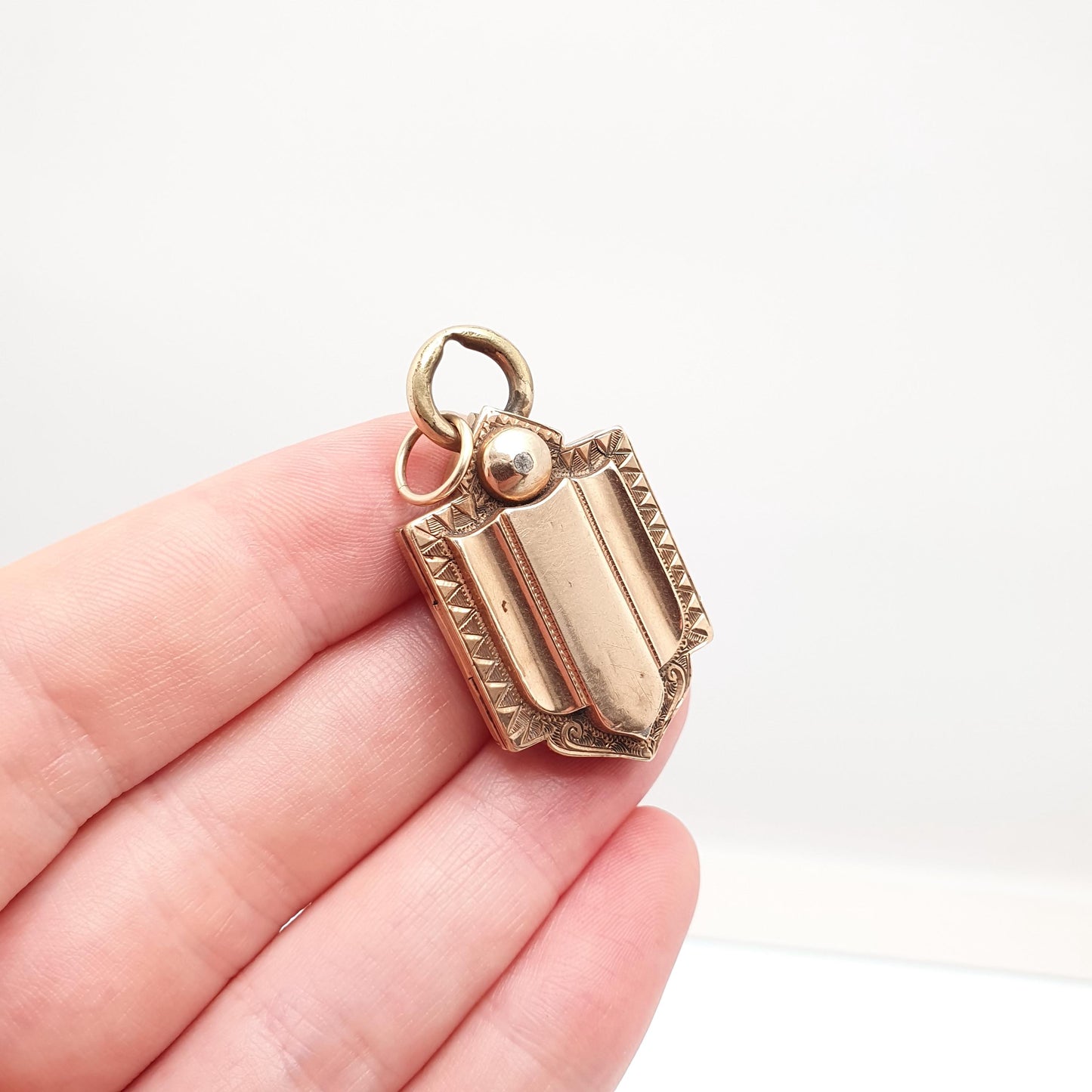 Antique Victorian 9ct Rose Gold Locket Shield Shape Large Pointed Pendant Solid 375 9k Front Back Vintage Jewelry Jewellery