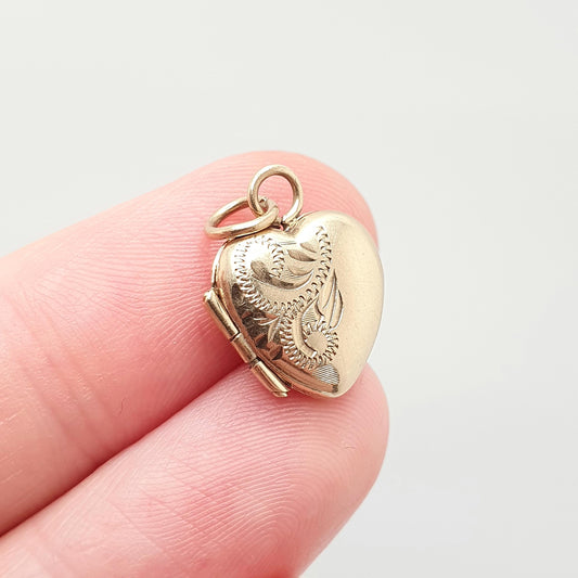 Vintage Solid 9k 375 Gold Heart Locket All 9ct 9 Carat Small Necklace Cute Engraved Photo Picture Pendant Retro Womens Jewelry Jewellery