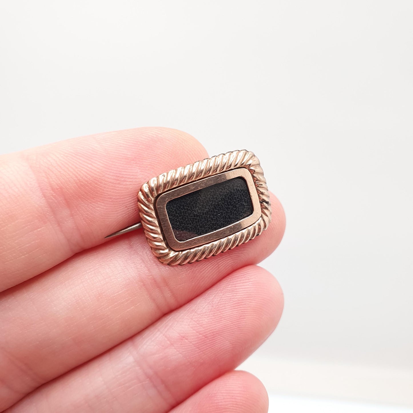 Antique Victorian 9ct Gold Mourning Brooch Locket Chased Border Solid 9k 375 Back Early Vintage 1800s Engraved Womens Jewellery Jewelry