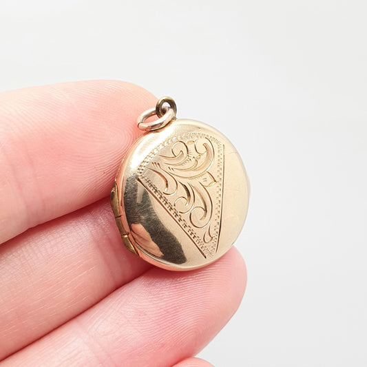 Antique 9ct 9k Gold Locket Pendant Round Art Deco Engraved Pattern Solid 375 Back & Front Small Circle Photo Vintage Necklace