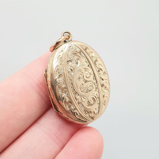 Antique Victorian Solid 9ct Gold Locket Large Oval Pendant Necklace Engraved Fine Estate 375 9k Photo Vintage Jewelry Jewellery