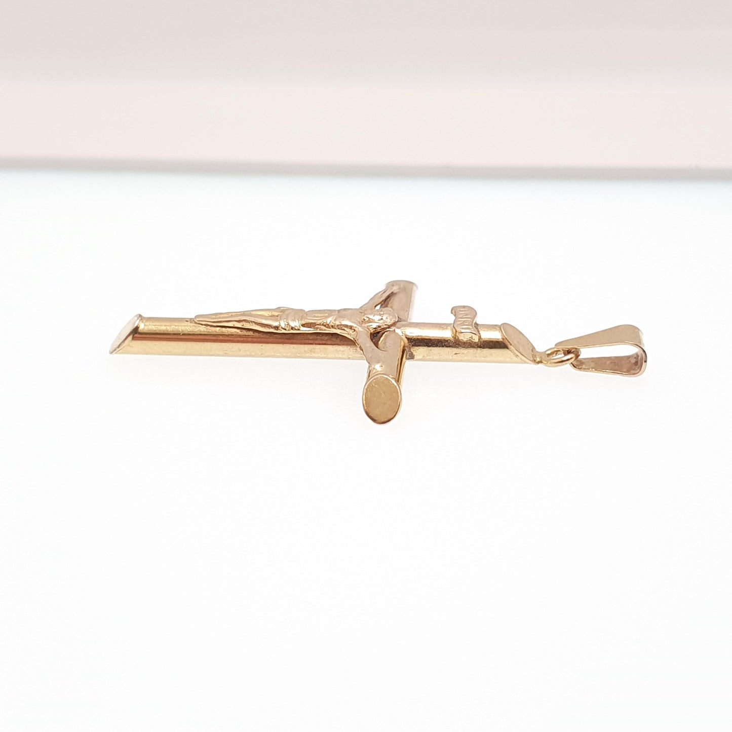 Vintage 9k 9ct Gold Jesus On The Cross Crucifix Necklace Pendant Italy INRI Solid 375 Christian Religious Mens Womens Jewelry Jewellery