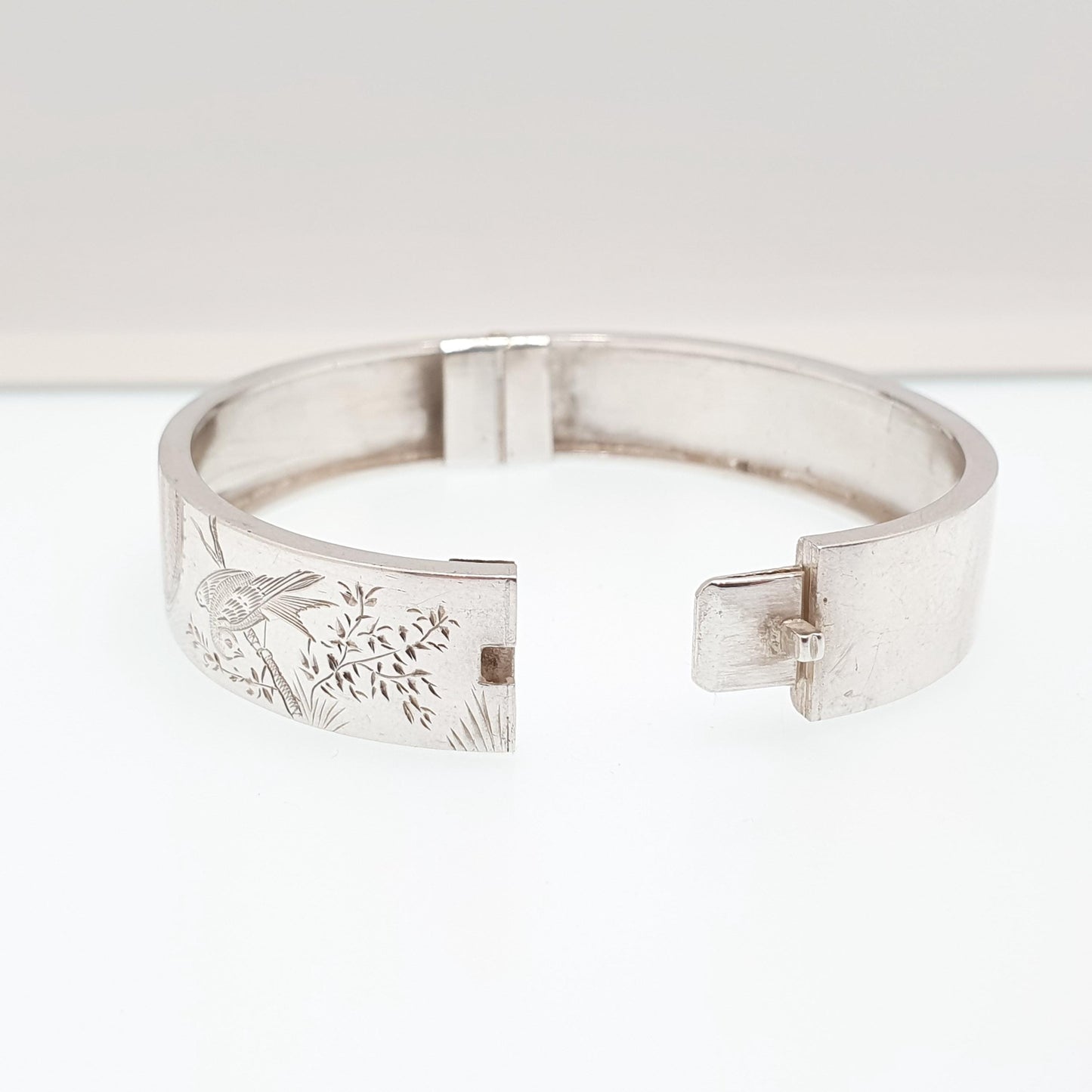 Antique Victorian Sterling Silver Bird Bracelet Bangle Hand Engraved Aesthetic 18.12g Songbird Swallow Vintage Womens Jewelry Jewellery