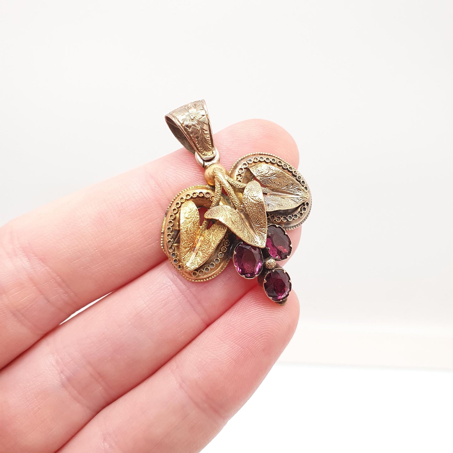 Antique Georgian 15ct Gold Garnet Pendant Necklace Solid 15kt 625 Grapevine Grape Etruscan Foiled Gemstone Vintage