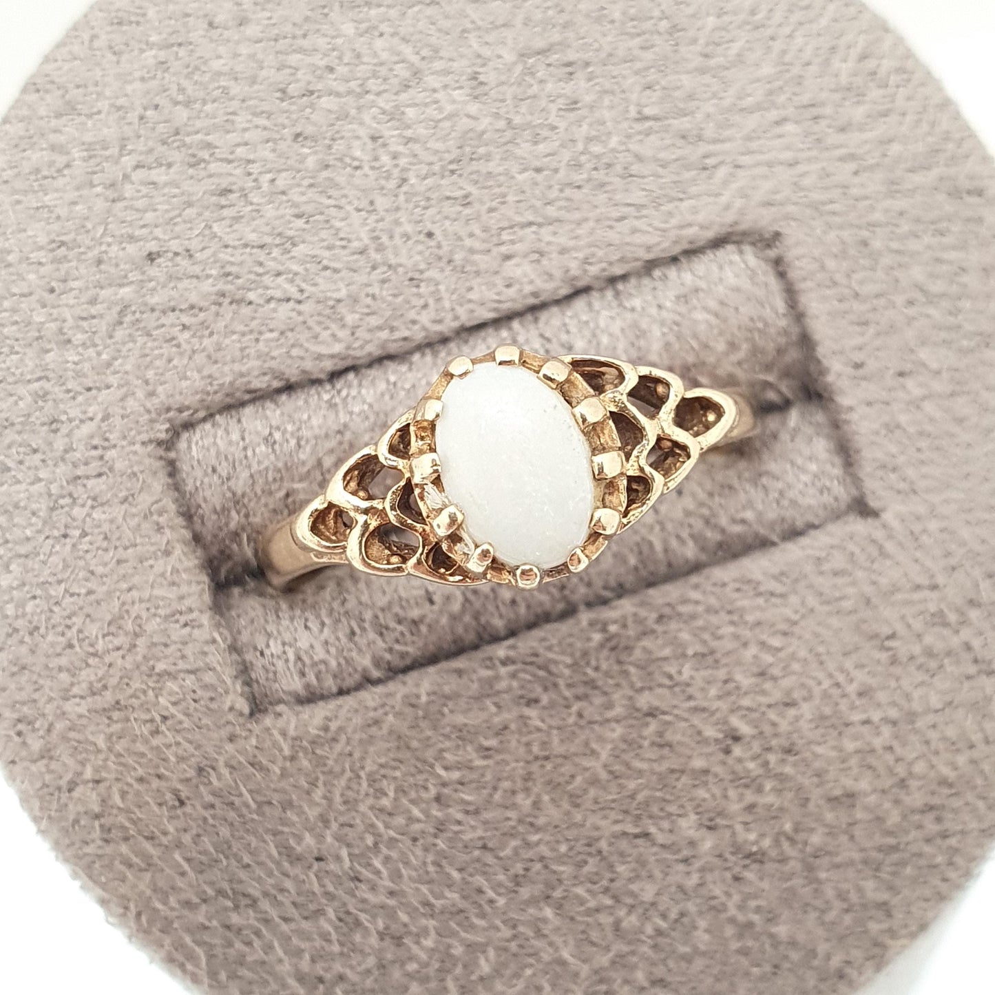 Vintage 9ct 9k Gold Opal Ring White Solitaire Gemstone Solid 9kt Yellow Hallmarked Retro Womens Jewelry Jewellery