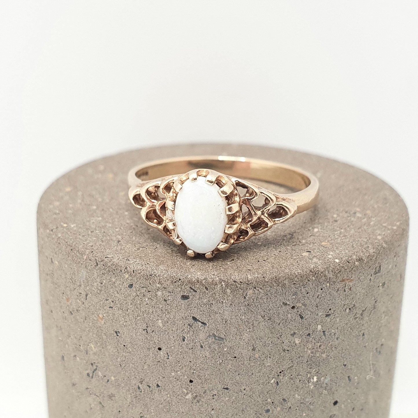 Vintage 9ct 9k Gold Opal Ring White Solitaire Gemstone Solid 9kt Yellow Hallmarked Retro Womens Jewelry Jewellery