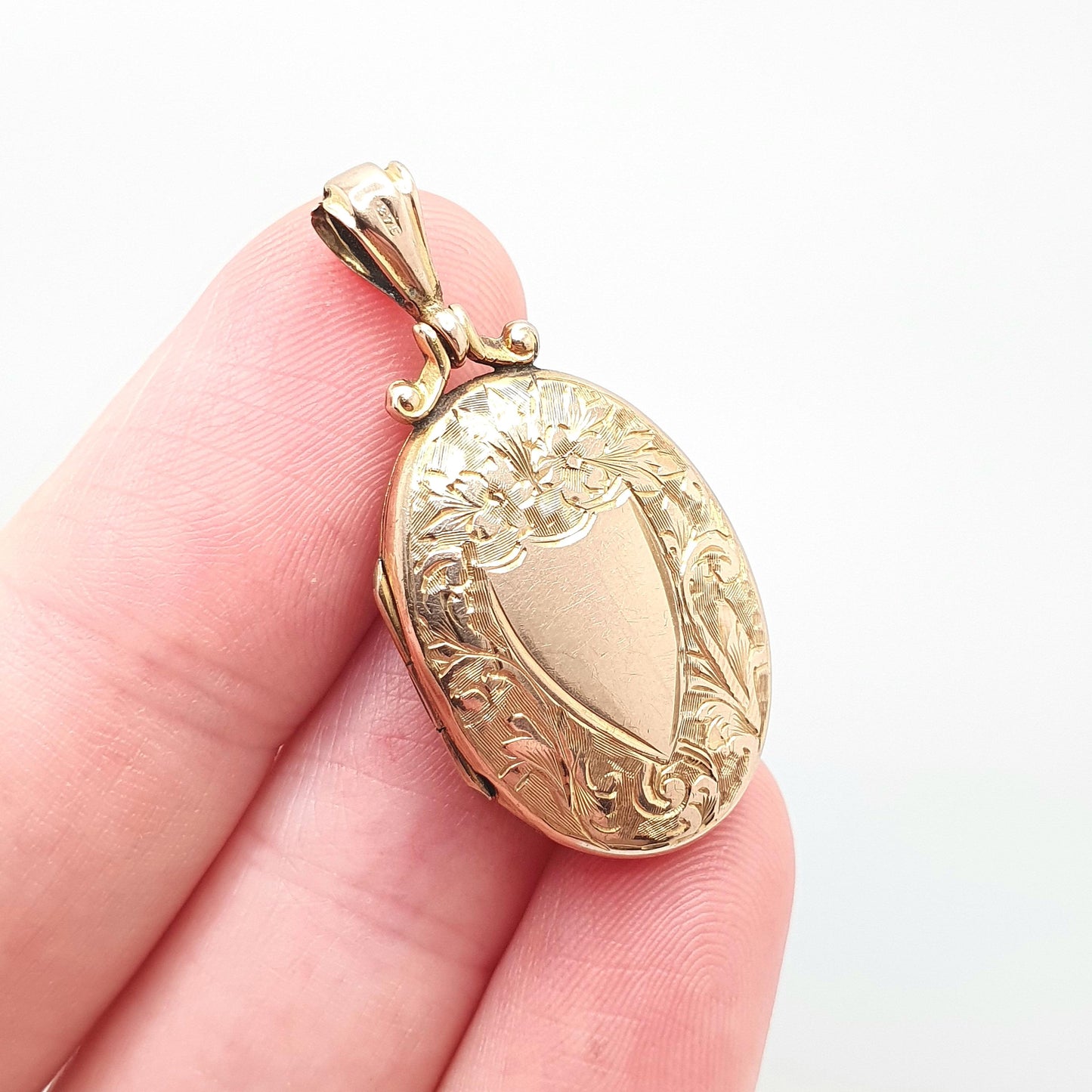 Antique Solid 9k 375 Gold Locket Oval 1907 Hallmark Shield Engraved All 9ct 9kt Gold Necklace Photo Picture Pendant Jewelry Jewellery