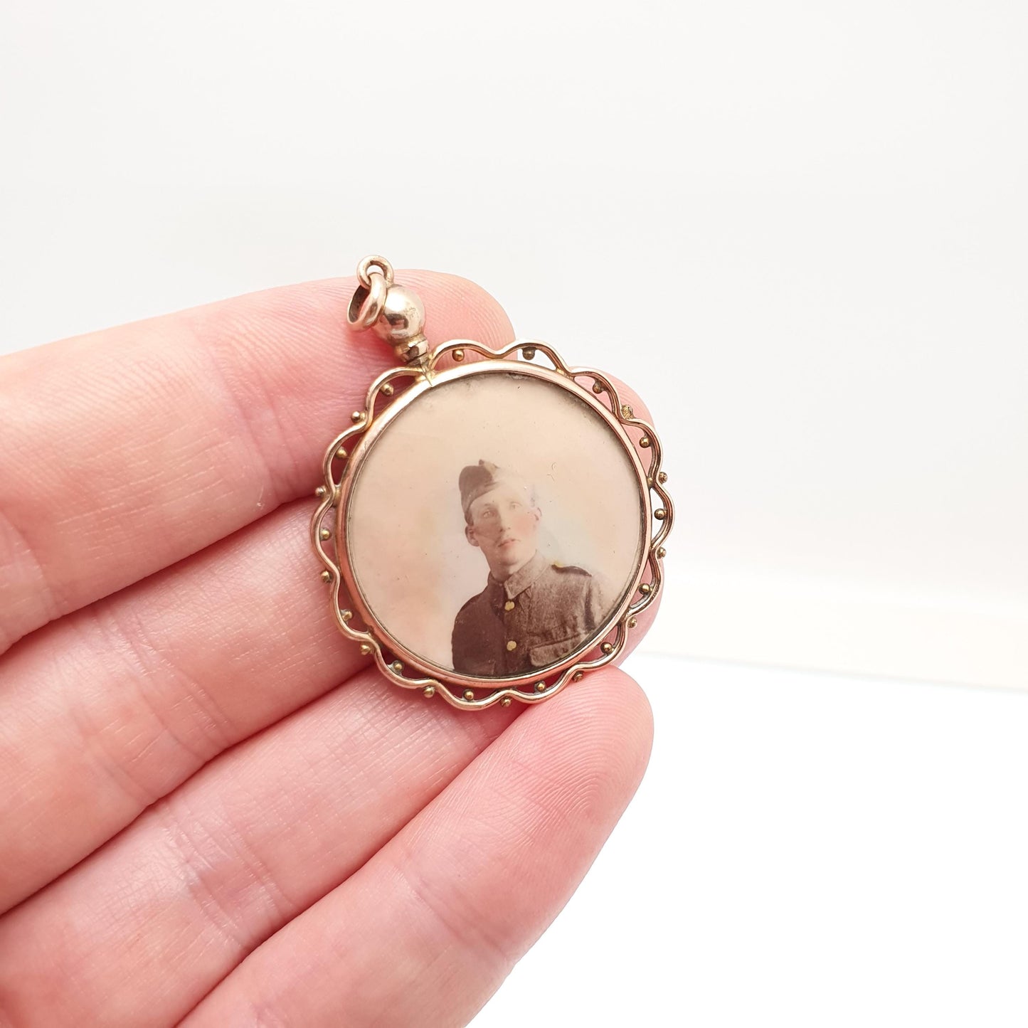 Antique Rose Rolled Gold Locket Picture Pendant Gold Filled Double Sided Round Circle Necklace Photo Vintage