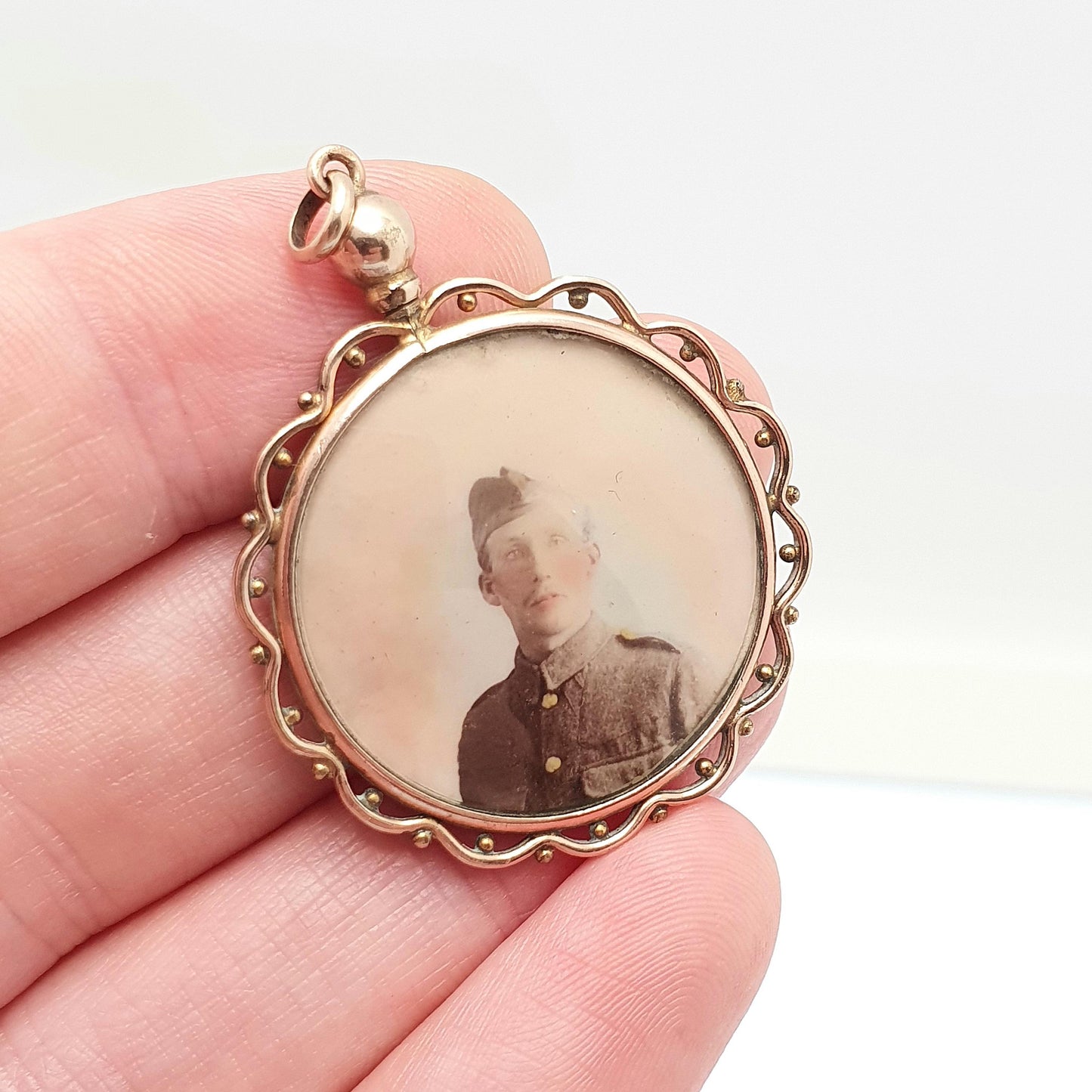 Antique Rose Rolled Gold Locket Picture Pendant Gold Filled Double Sided Round Circle Necklace Photo Vintage