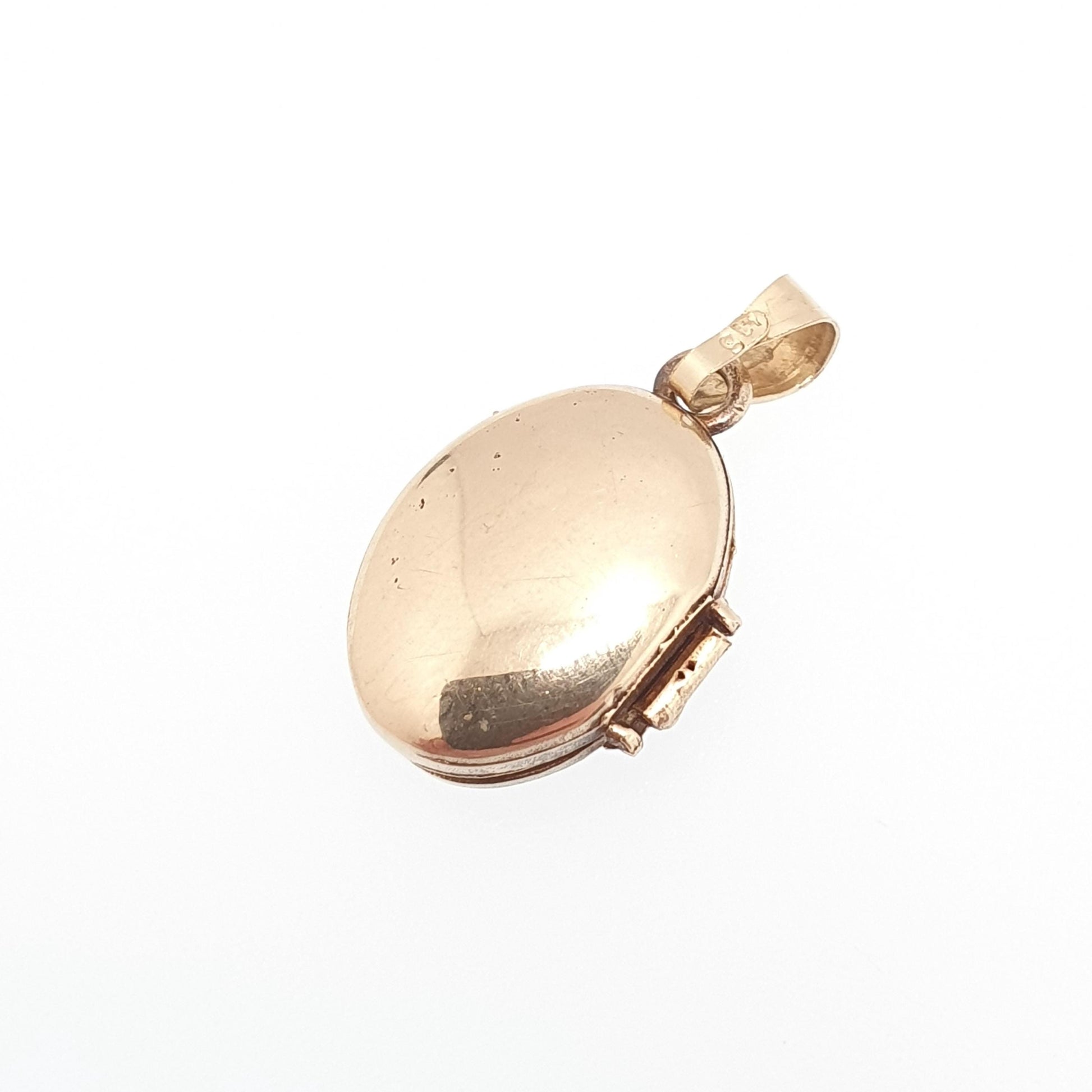 e93b8f6a-1770-43c0-8e59-45f45212ac7e