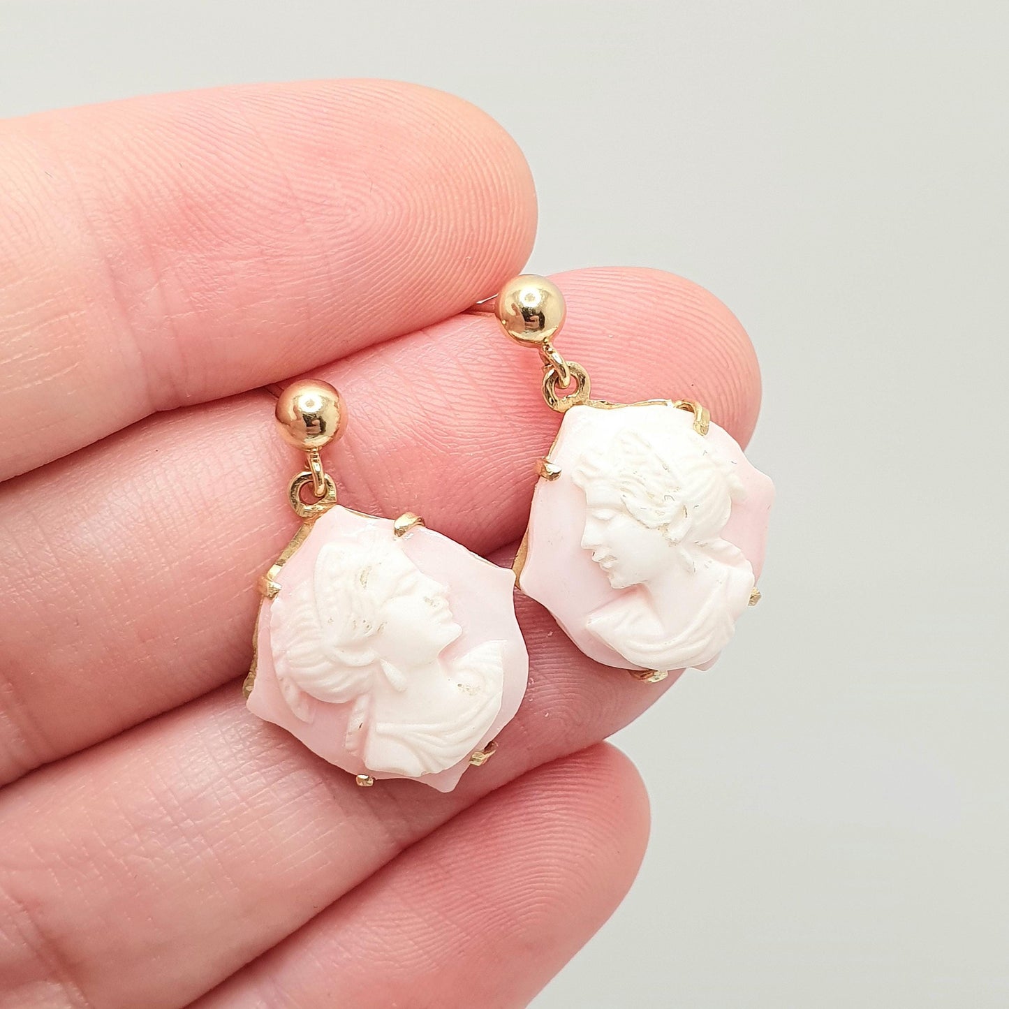 Vintage 18ct 18k Gold Cameo Earrings Pink Conch Shell Hand Carved Solid 750 18kt Italian Handmade Jewellery Jewelry