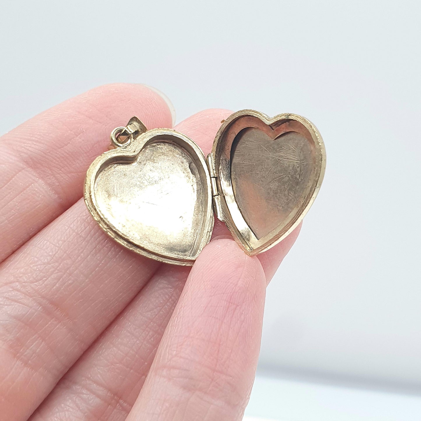 Vintage Rolled Gold Heart Locket Star Engraved Love Gift Necklace Pendant Womens Jewellery Jewelry Engraved Gold Filled Romantic