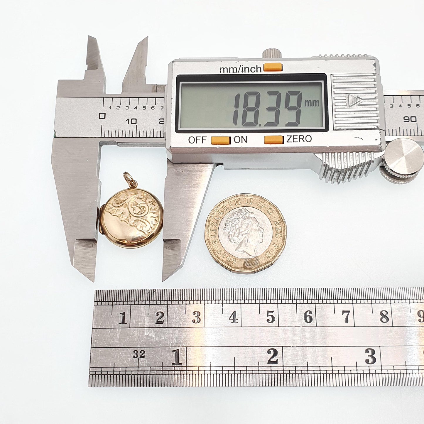 Antique 9ct 9k Gold Locket Pendant Round Art Deco Engraved Pattern Solid 375 Back & Front Small Circle Photo Vintage Necklace