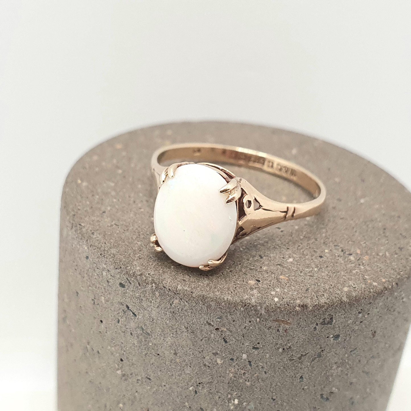 Vintage 9ct 9kt Gold Opal Ring White Solitaire Gemstone Solid 9k Yellow 1970 Hallmarked Big Womens Jewelry Jewellery