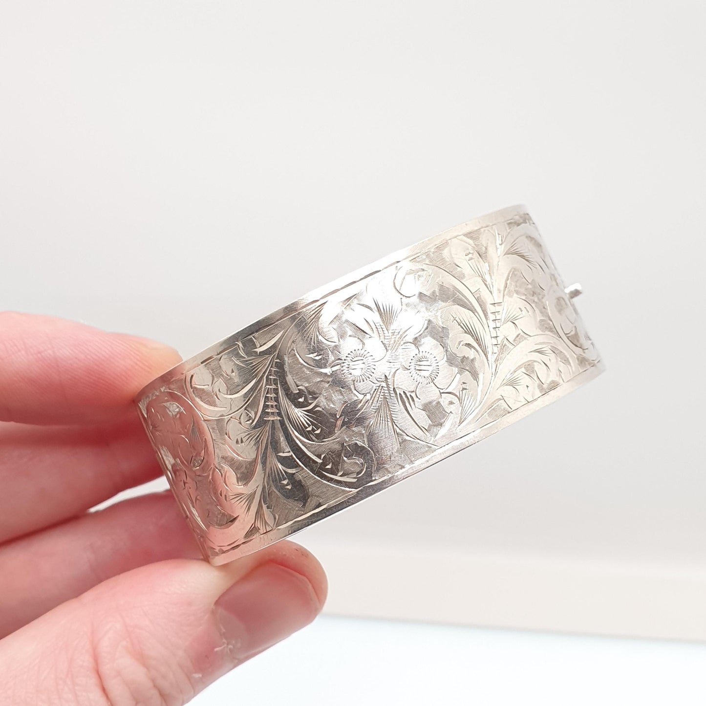 Old Vintage Sterling Silver Snap Bracelet Bangle 1934 Hallmarked Heavy Thick Chunky 30.71g Engraved 925 Womens Jewelry Jewellery