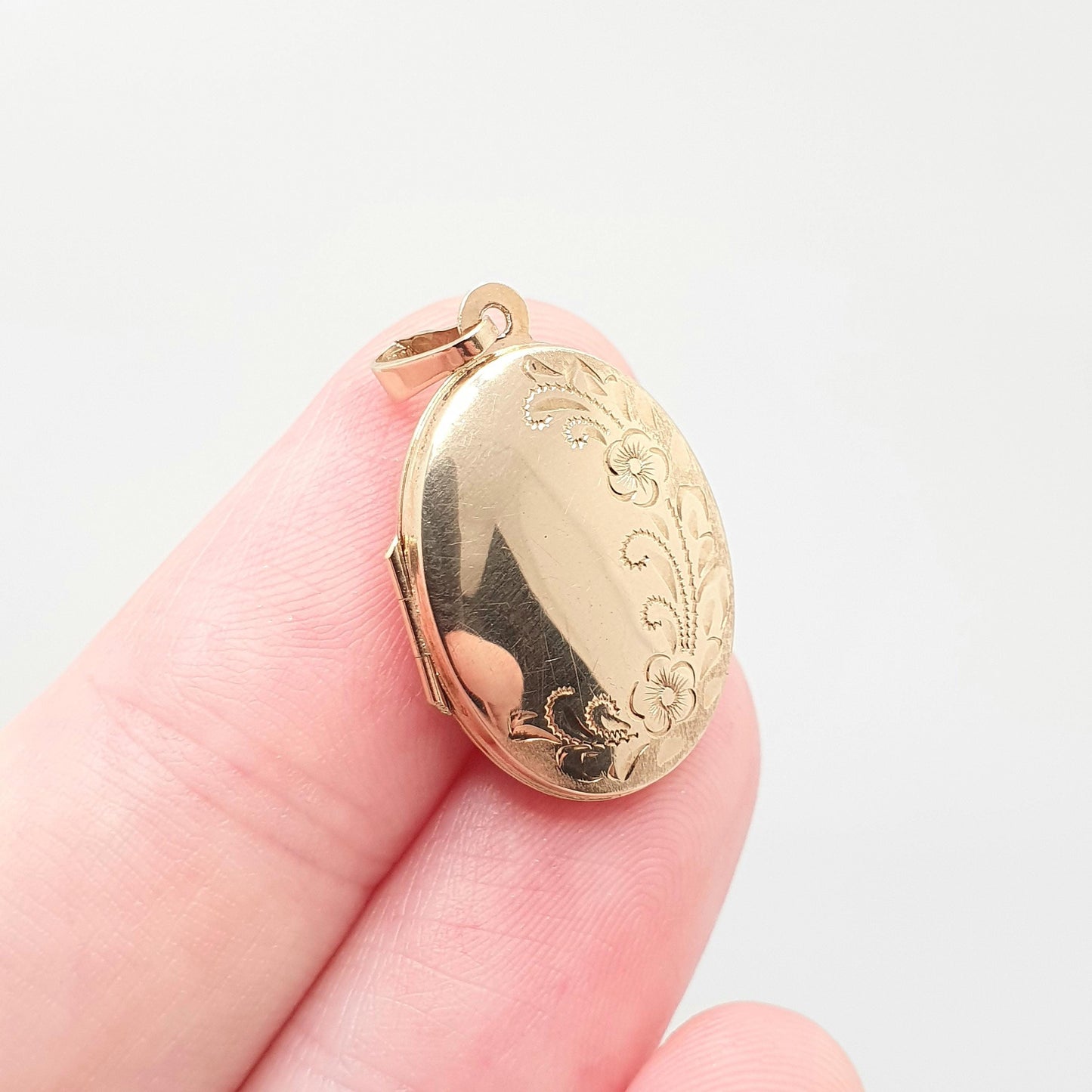 Vintage Solid 9ct 9k Gold Locket Oval All 375 9 Carat Gold Flower Engraved Necklace Photo Picture Pendant Jewelry