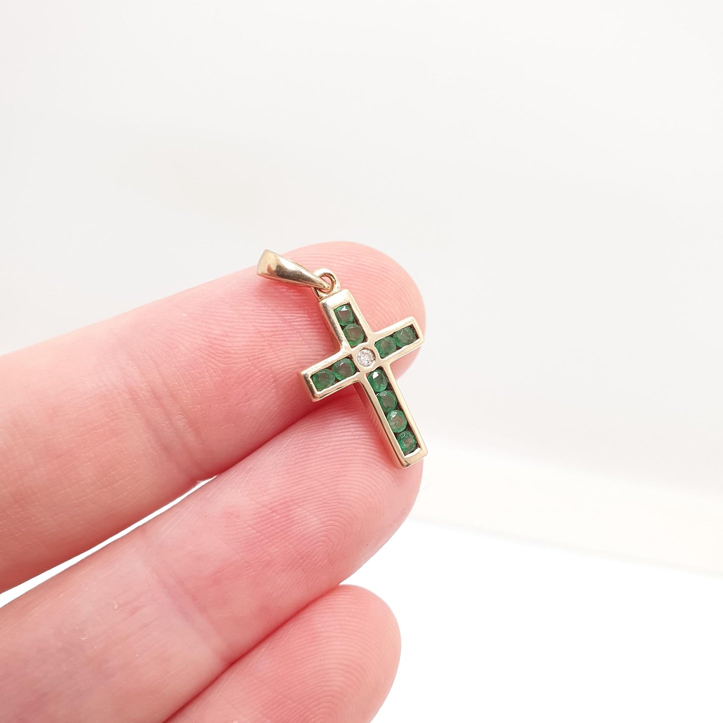 Vintage 9ct Gold Emerald & Diamond Pendant Cross Necklace Crucifix Solid 9kt 9k Genuine Gemstone Jewelry Jewellery