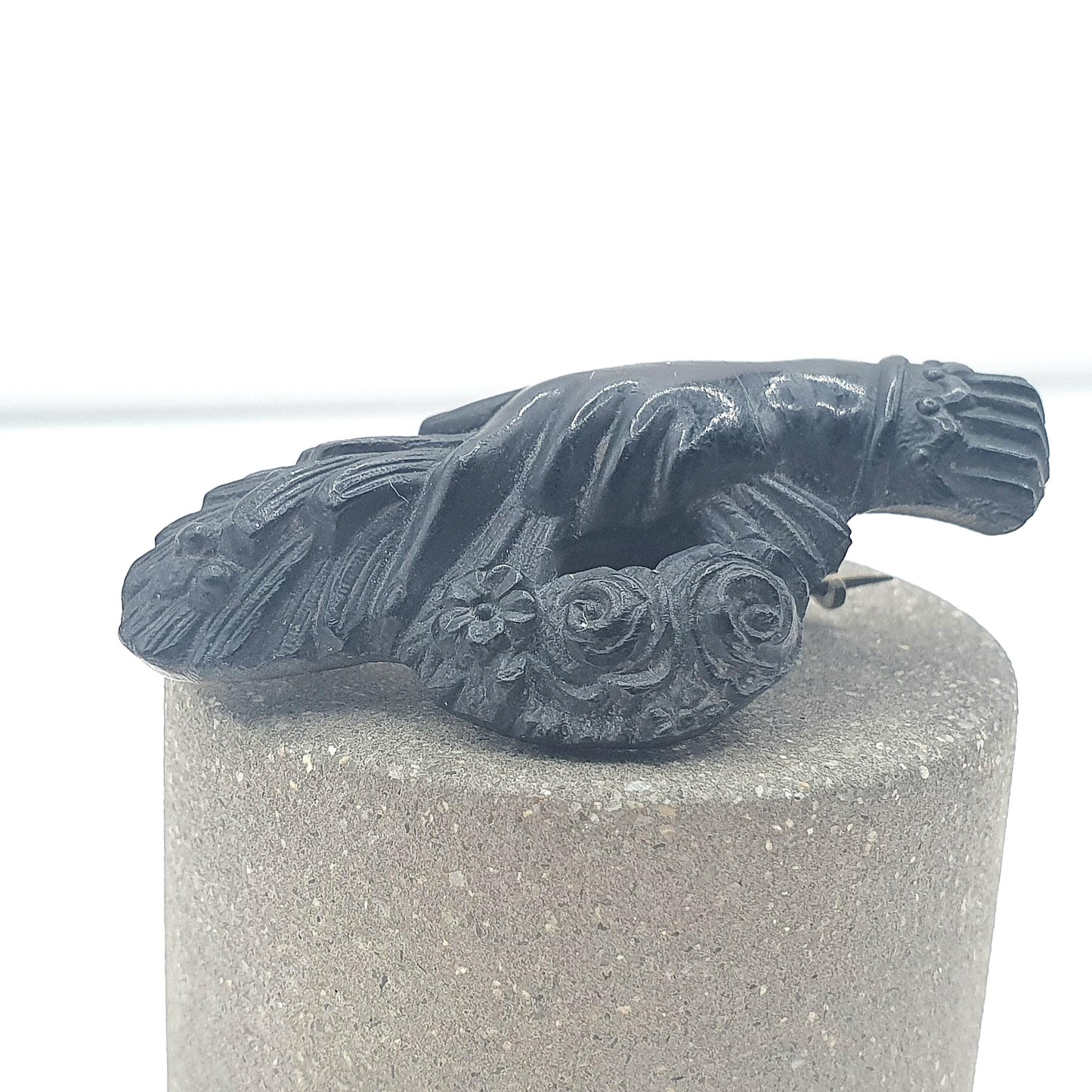 Antique Victorian Bog Oak Hand Brooch Flower Wreath Mourning Black Friendship Family Jewellery Unisex Jewelry Jewellery