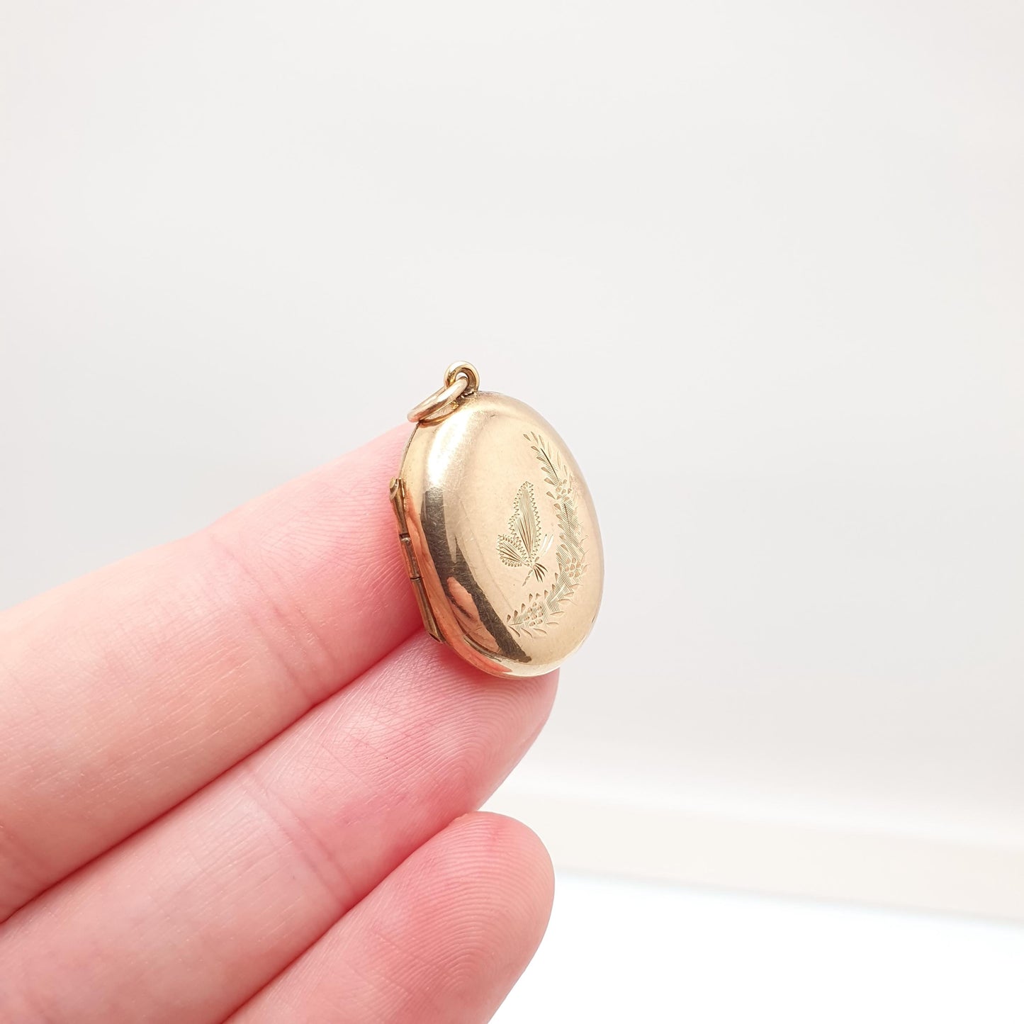 Antique 9ct Gold Butterfly Locket Oval Yellow Solid 9k 375 Back & Front Engraved Cute Pendant Necklace Jewelry Womens Jewellery
