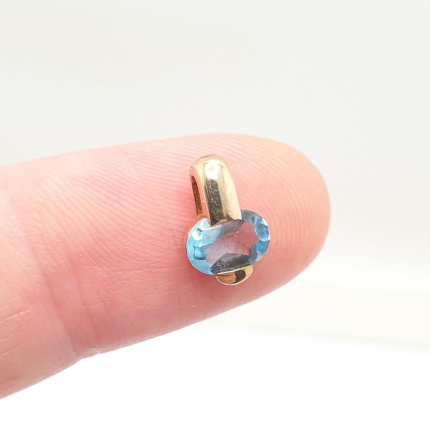 Vintage 9k 9ct Gold Swiss Topaz Necklace Pendant Oval Cut Solid 375 Blue Gemstone Small Tiny Womens Jewelry Jewellery