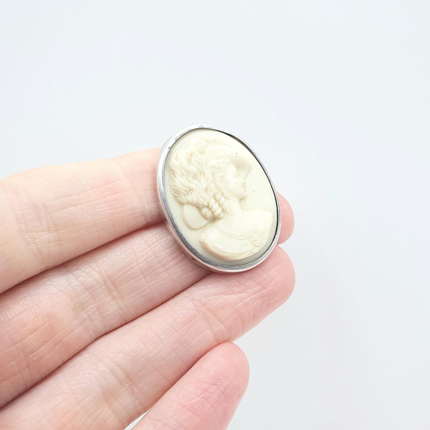 Old Vintage Sterling Silver Faux Cameo Brooch CHARLES HORNER Woman Hat Early Plastic Mould C.H Womens Unisex Jewelry Jewellery