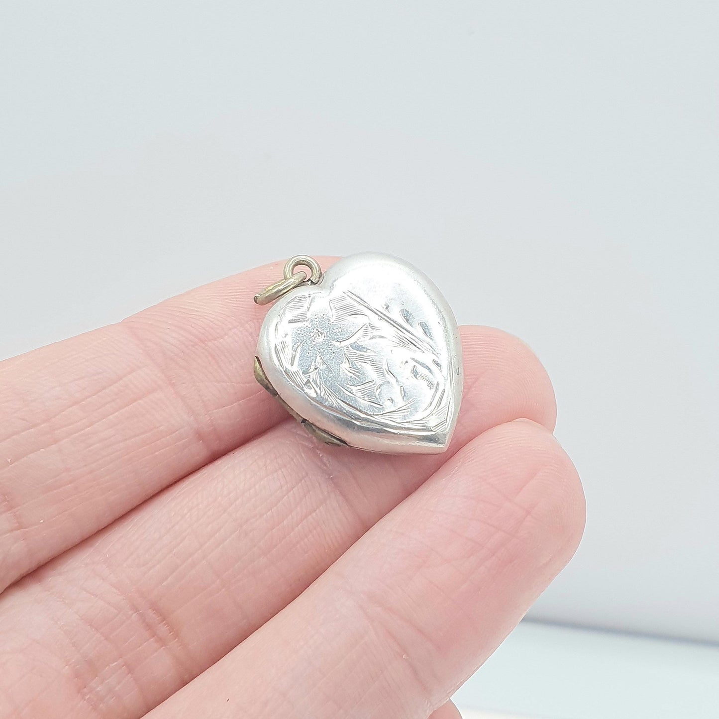 Antique Solid Silver Heart Locket Engraved Front Love Gift Back and Front Necklace Pendant Womens Jewelry Jewellery