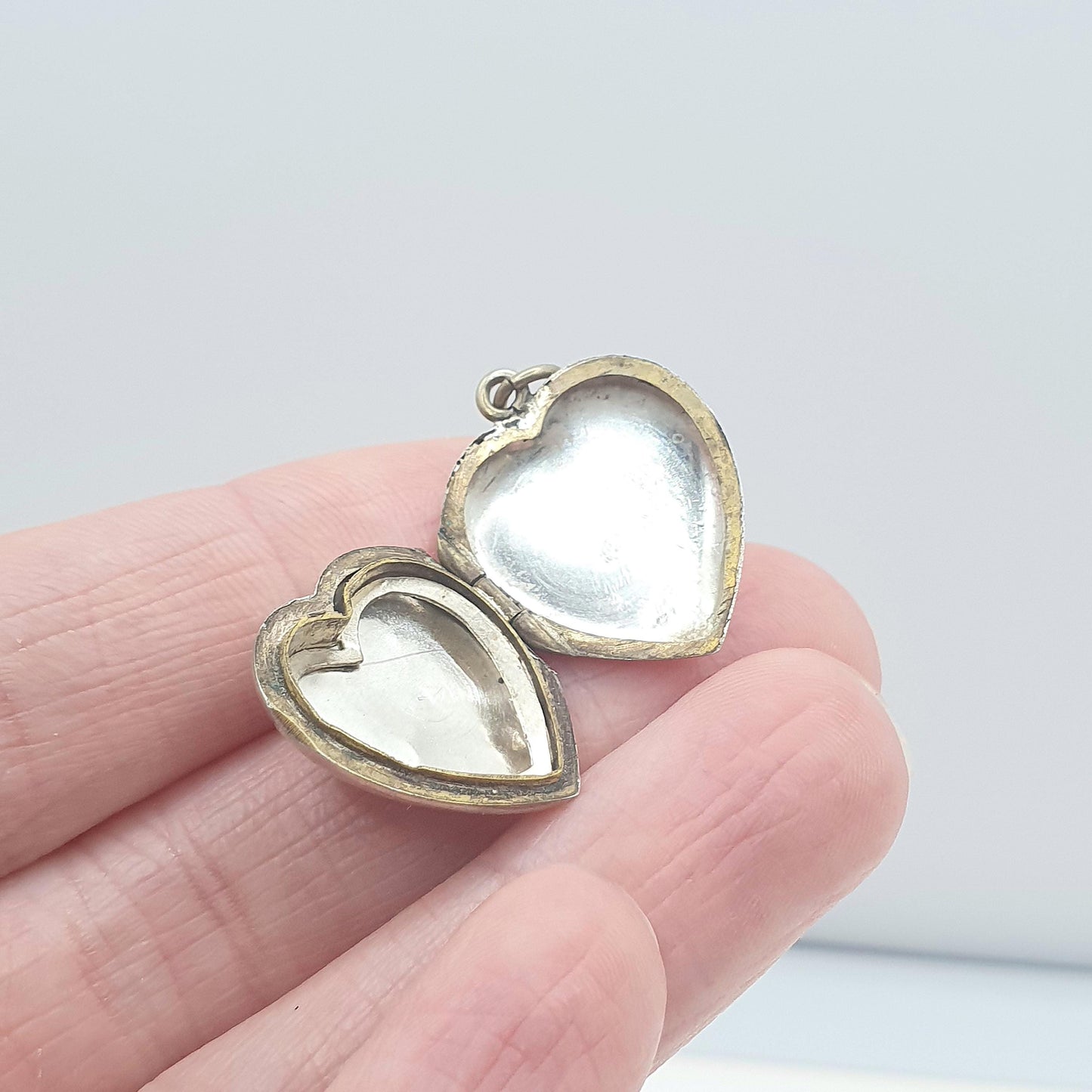 Antique Solid Silver Heart Locket Engraved Front Love Gift Back and Front Necklace Pendant Womens Jewelry Jewellery