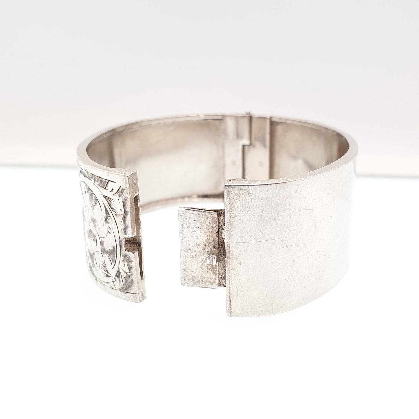 Old Vintage Sterling Silver Snap Bracelet Bangle 1934 Hallmarked Heavy Thick Chunky 30.71g Engraved 925 Womens Jewelry Jewellery