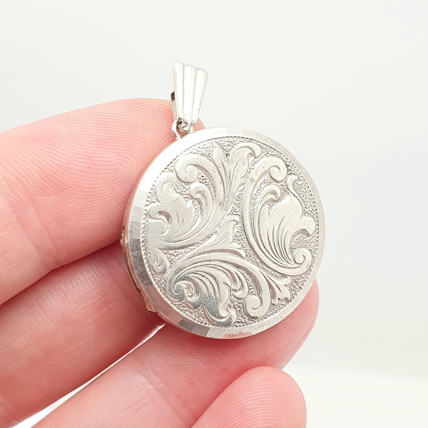 Vintage Georg Jensen Sterling Silver Locket Round Circle Scroll Pattern Necklace Pendant Picture Photo Jewellery Jewelry