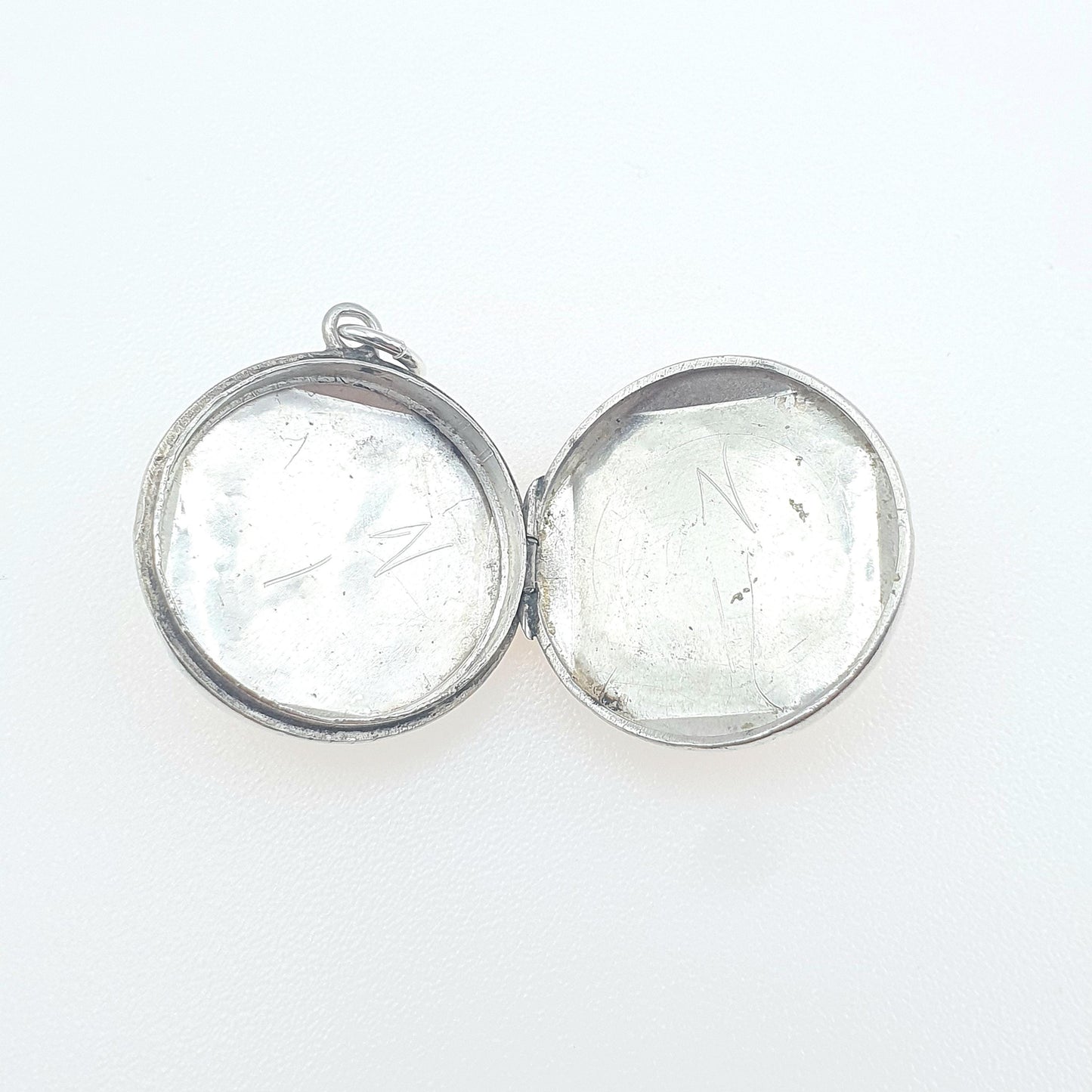 Vintage Solid Silver Locket Pendant Necklace Round Circle Photo Engraved Picture STYLIC Solid 925 Retro Jewelry Jewellery