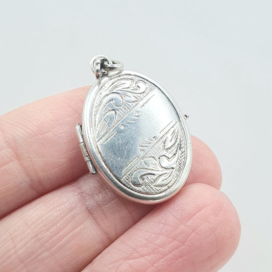 Vintage Sterling Silver Oval Locket Retro Picture Photo Scroll Engraved Pendant Necklace Jewelry Womens Jewellery