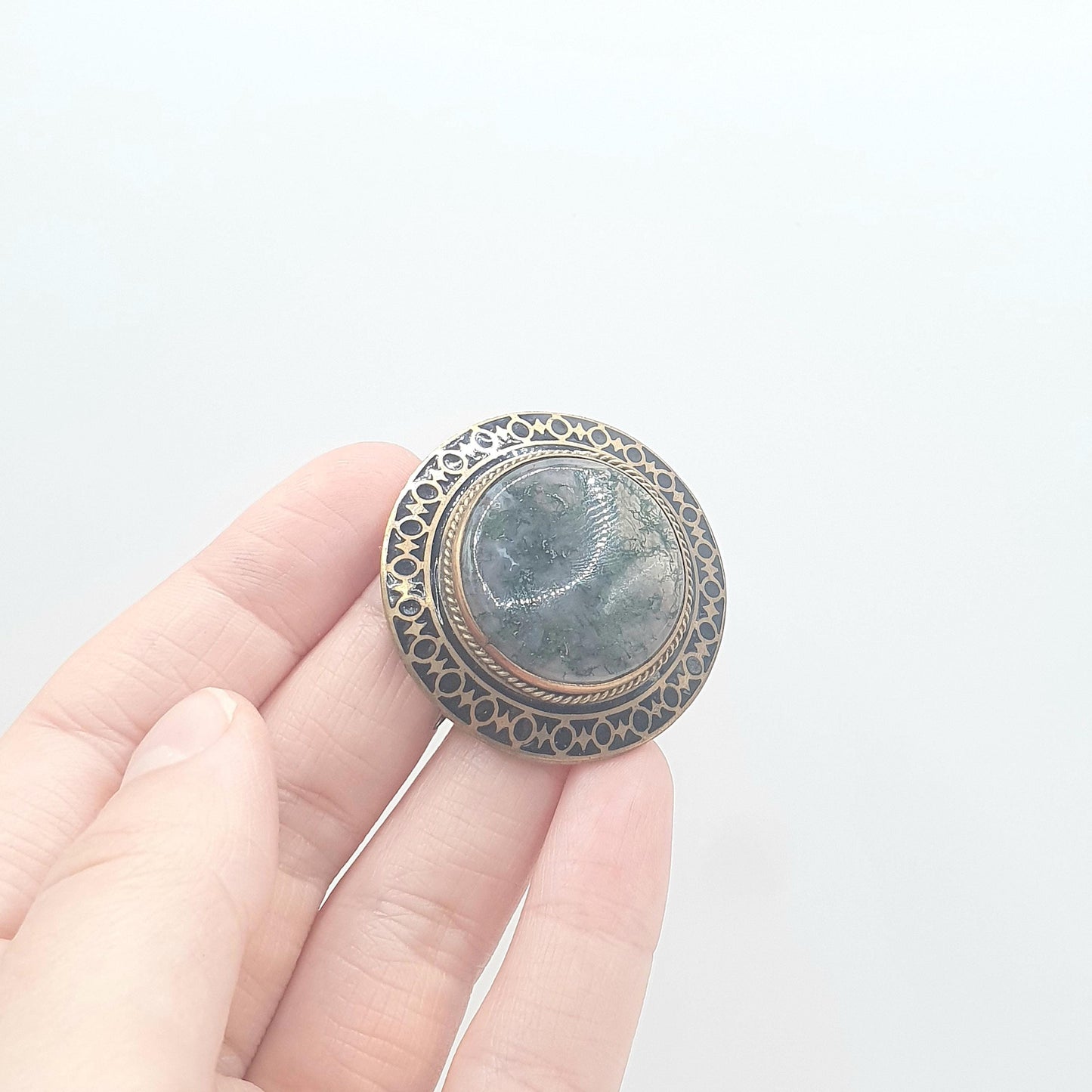 Antique Victorian Moss Agate Black Enamel Brooch Veined Quartz Gemstone Gold Tone Base Metal Veined Ladies Womens Jewelry Jewellery