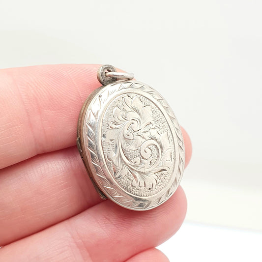 Antique Victorian Solid Silver Oval Locket Back and Front Hand Engraved Pendant Picture Photo Vintage Womens Jewelry Jewellery