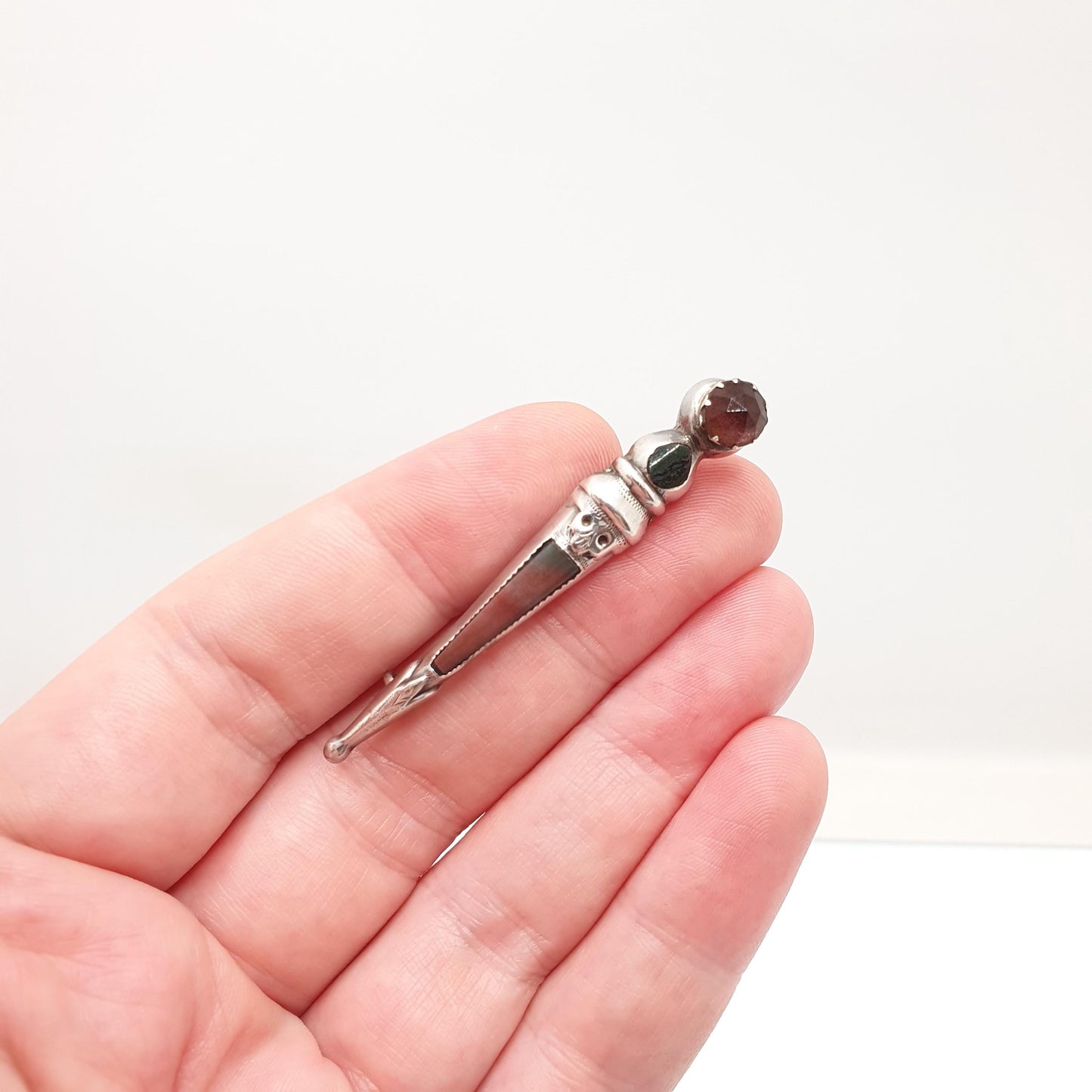 Antique Sterling Silver Kilt Dirk Bloodstone Brooch Pin Agate Amethyst Paste Scottish Cairngorm Vintage Jewelry Jewellery