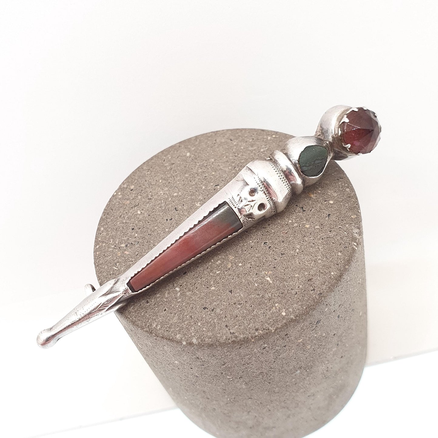Antique Sterling Silver Kilt Dirk Bloodstone Brooch Pin Agate Amethyst Paste Scottish Cairngorm Vintage Jewelry Jewellery