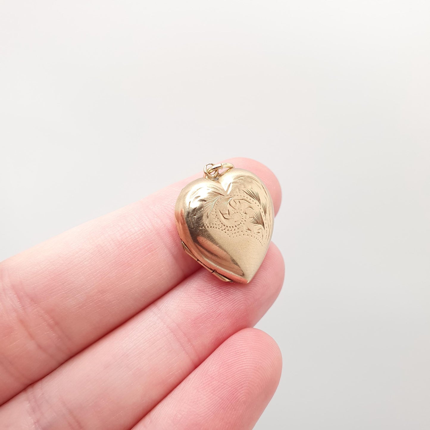 Antique 9ct Gold Heart Locket Cute Engraved Solid 9k 375 Pendant Love Gift Back & Front Necklace Jewelry Womens Jewellery