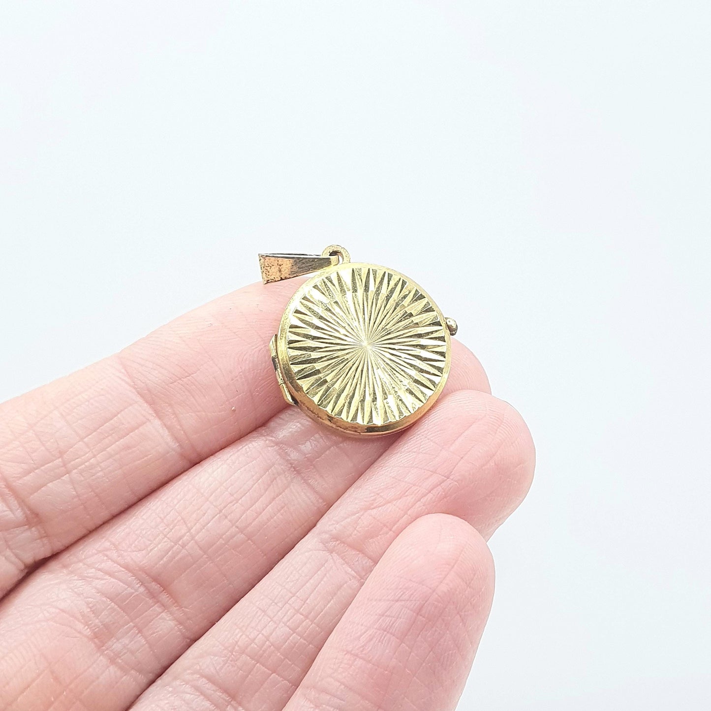 Vintage Rolled Gold Round Locket Gyroscope Sunburst Pattern Gold Filled Gift Photo Keepsake Womens Unisex Jewellery Jewelry